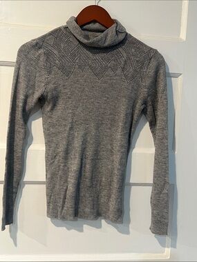 Women's Gray Ribbed Turtleneck Long Sleeve Top